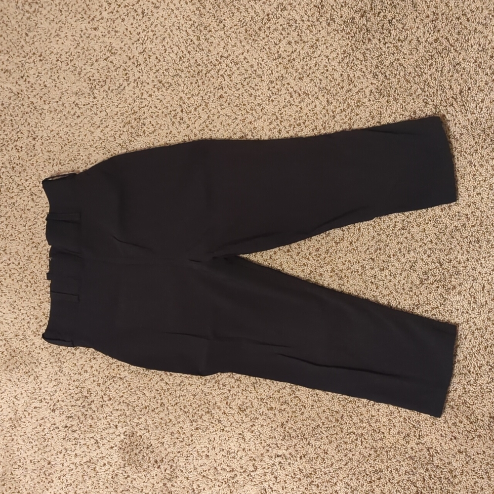 Deadly Dames Capris